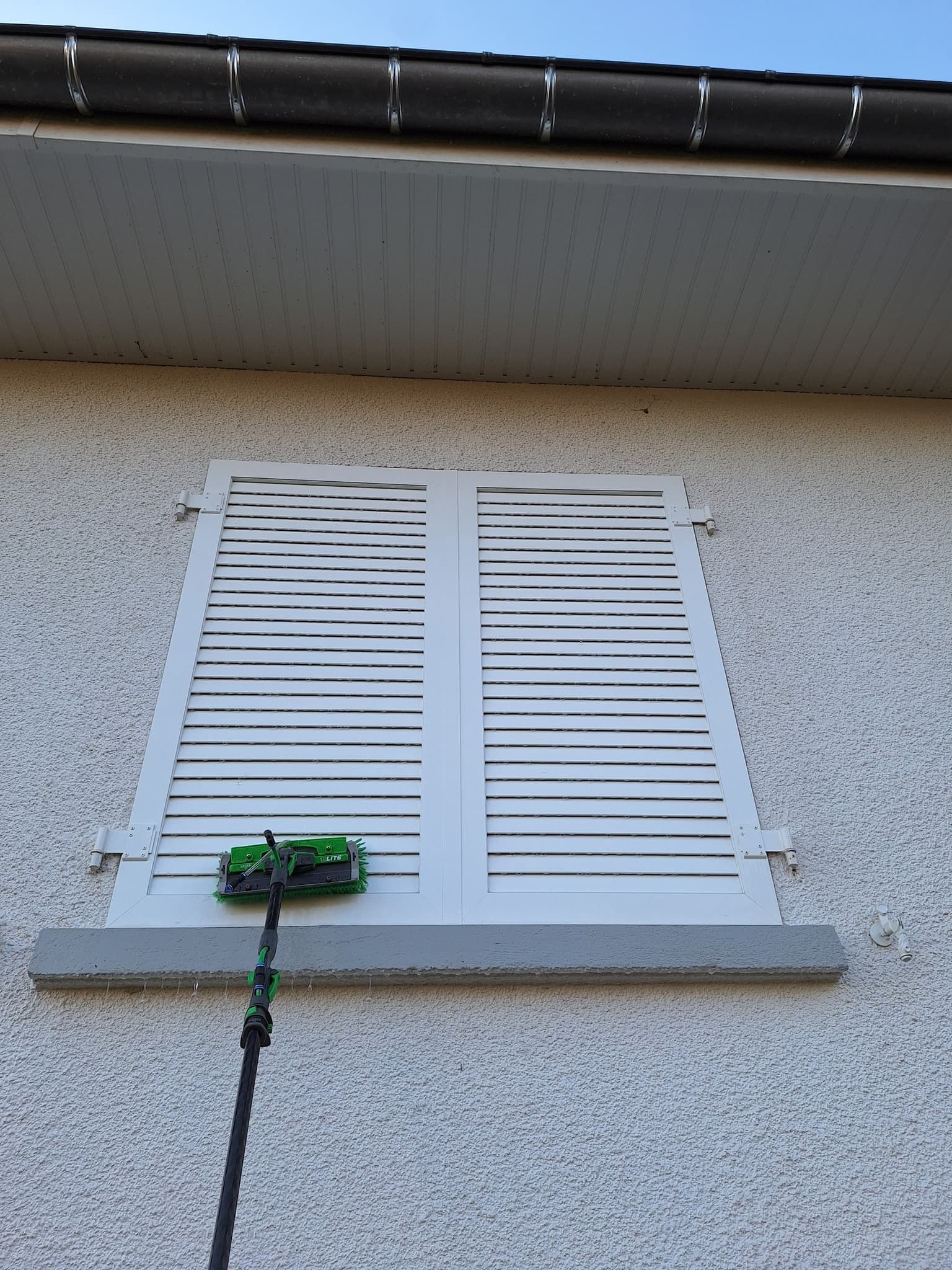 Eau pure sur façades