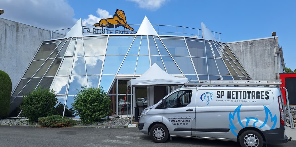 SP Nettoyages - Nettoyage de bâtiments en hauteur