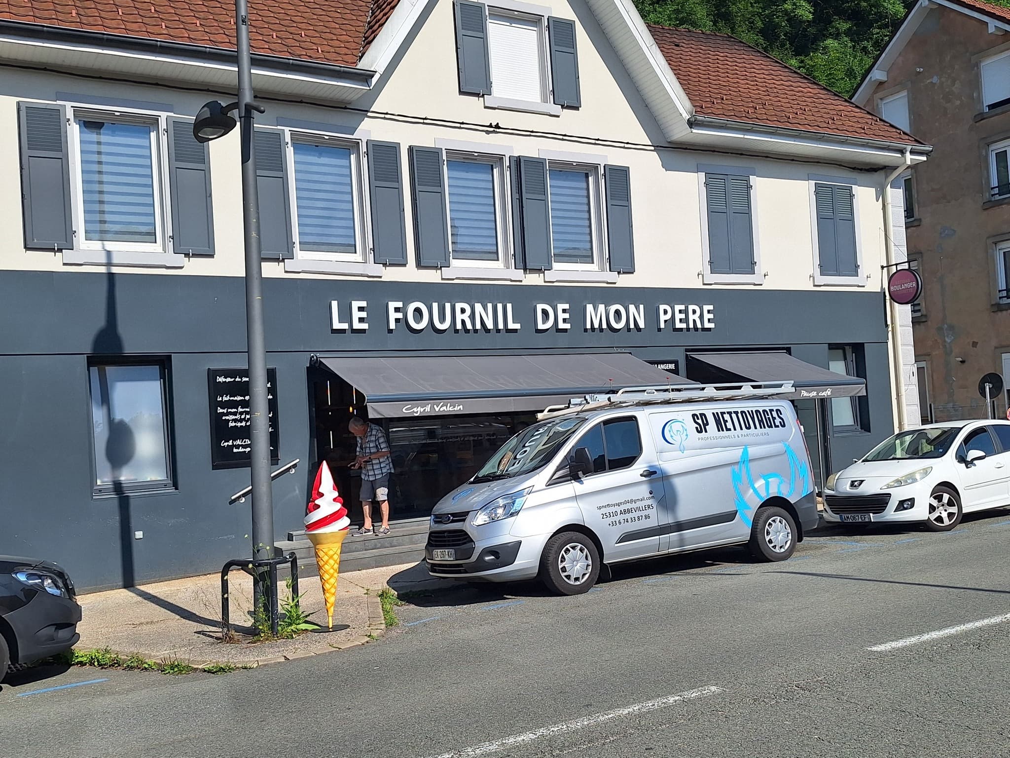 Nettoyage commercial bâtiment - SP Nettoyages